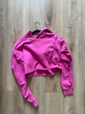 Lululemon cropped hoodie hot pink